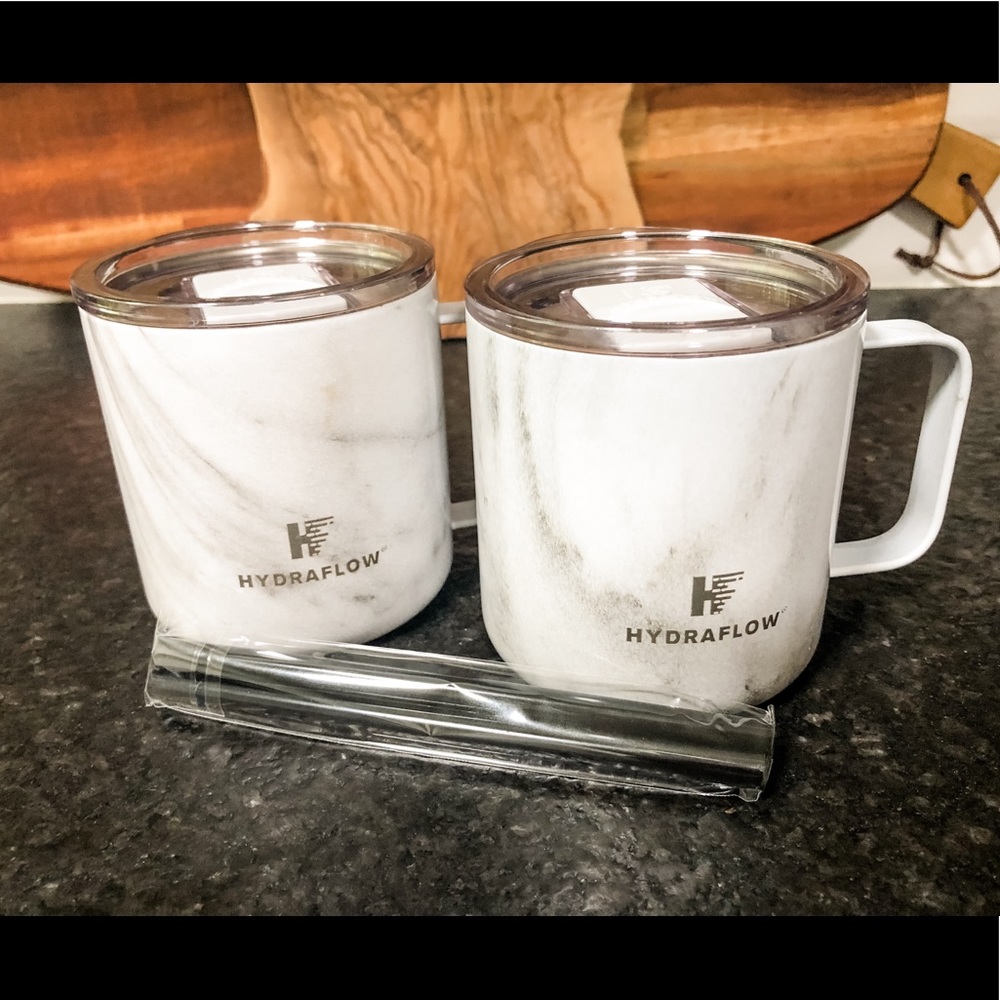⭐️SOLD⭐️Set of 2- 10oz. travel mugs